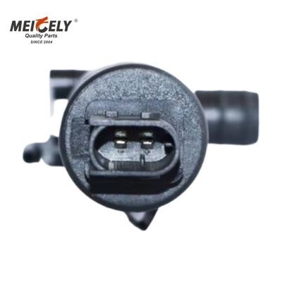 82171135 Hocheffiziente Windschutzscheibenwaschpumpe kompatibel mit Volvo-Lkw